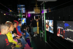 game-truck-kids-playing-07
