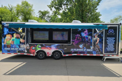 gaming-trailer-with-awning-outdoor-monitors